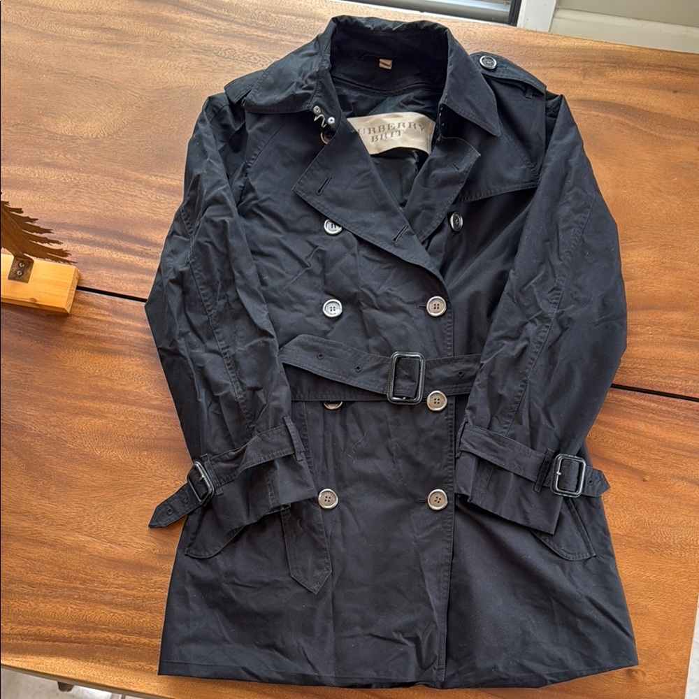 Women's Burberry Kensington Trench Coat